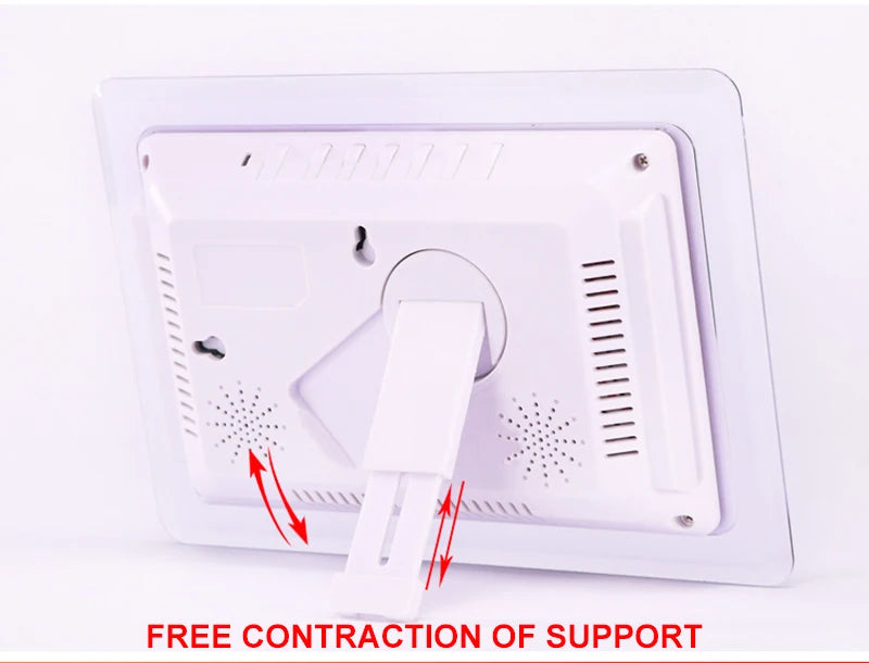 White ceiling vent with text indicating free contraction of support on a white background